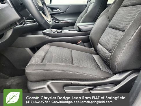 Used 2026 Chevrolet Equinox LT FWD image 19