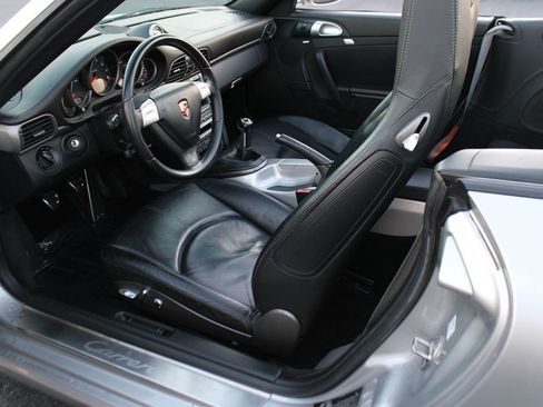 Used 2005 Porsche 911 Carrera image 15