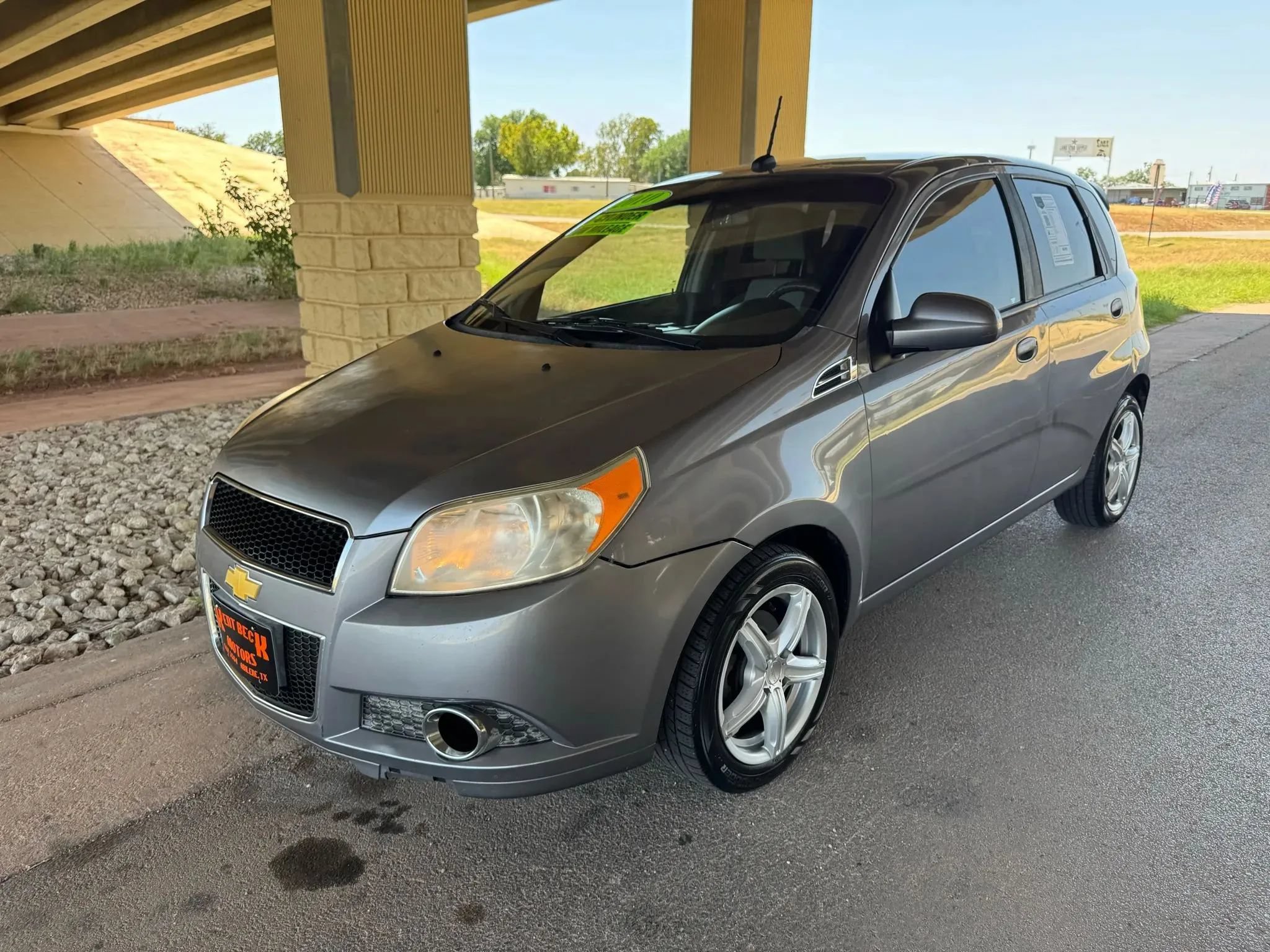 Used 2010 Chevrolet Aveo5 LT FWD image 7