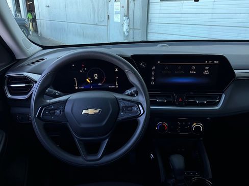 Used 2025 Chevrolet TrailBlazer LT image 12