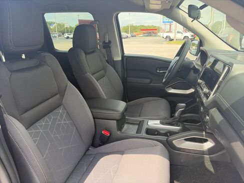 Used 2025 Nissan Frontier SV w/ SV Convenience Package AWD/4WD image 12