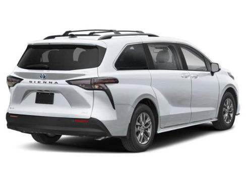 Used 2026 Toyota Sienna XLE AWD/4WD image 2