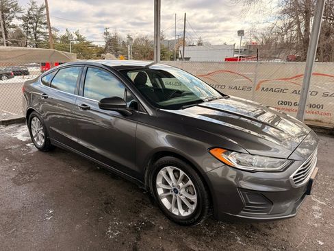 Used 2020 Ford Fusion SE image 7