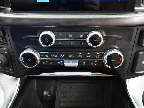 Used 2023 Ford F150 Platinum AWD/4WD image 19