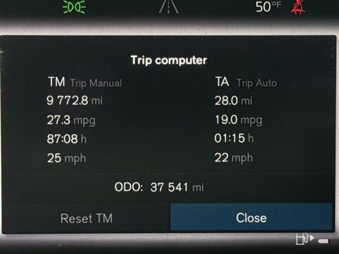 Used 2023 Volvo XC40 B5 Plus w/ Driver Assist Package AWD/4WD image 12