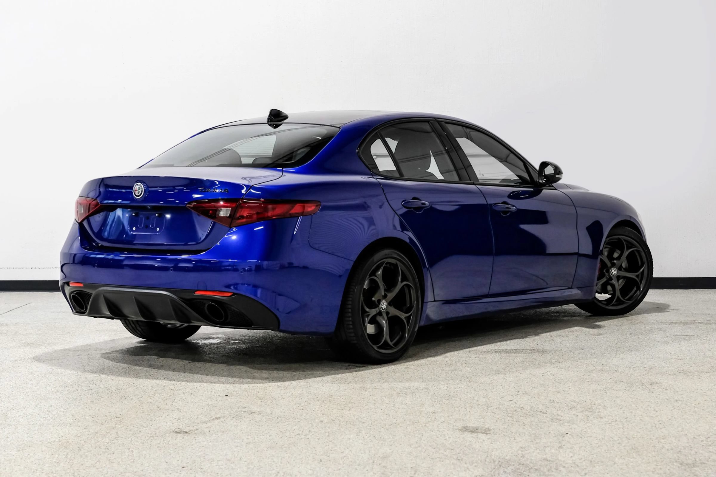 Used 2020 Alfa Romeo Giulia Ti Sport w/ Quick Order Package 22U Sport RWD image 6