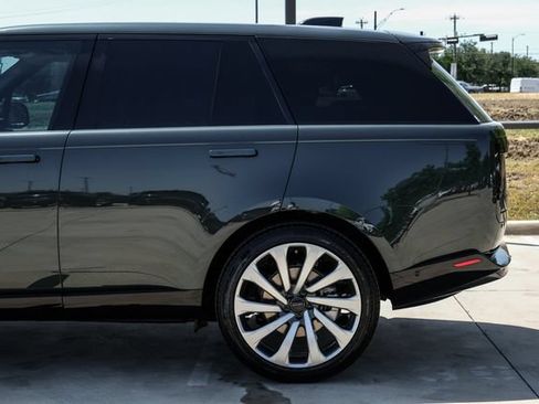 New 2026 Land Rover Range Rover SE AWD/4WD image 14