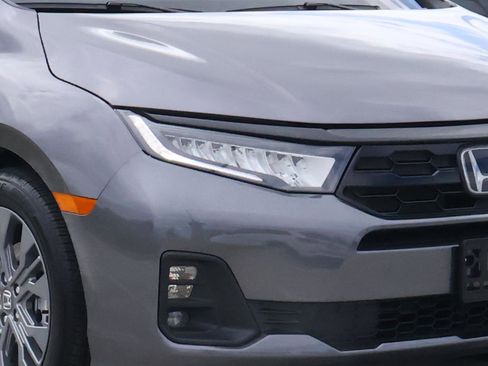 Used 2026 Honda Odyssey Touring image 7