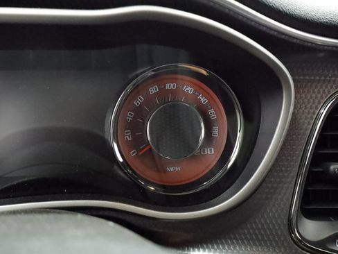 Used 2018 Dodge Challenger SRT Hellcat RWD image 17