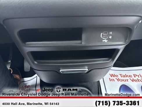 New 2026 Chrysler Pacifica Select w/ S Appearance Package image 18