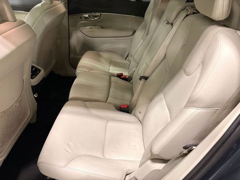 Used 2020 Volvo XC90 T5 Momentum image 15