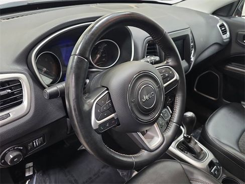 Used 2020 Jeep Compass Latitude image 16