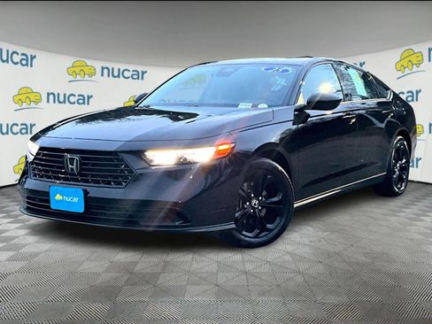 Used 2025 Honda Accord SE image 3