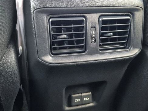 Used 2025 Toyota RAV4 XLE AWD/4WD image 16