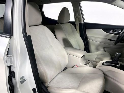 Used 2018 Nissan Rogue Sport SV w/ SV All-Weather Package AWD/4WD image 7