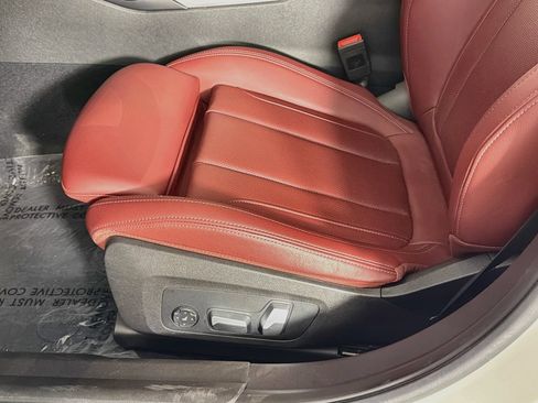 Used 2023 BMW 330i Sedan w/ M Sport Package RWD image 19