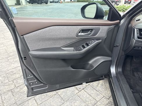 Used 2023 Nissan Rogue SV FWD image 10
