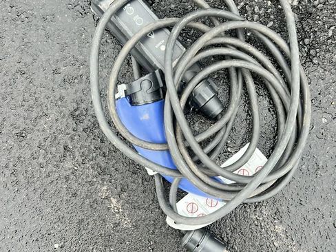 Used 2011 Nissan Leaf SL image 32