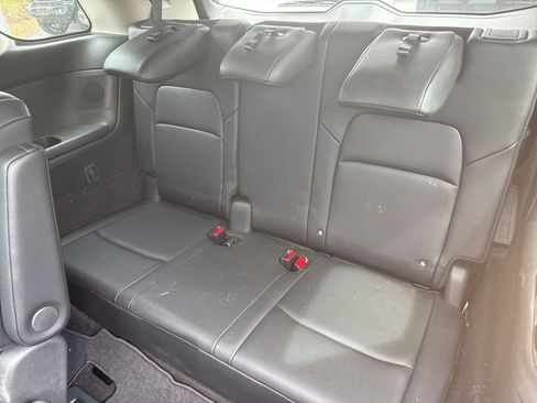 Used 2024 Nissan Pathfinder Platinum AWD/4WD image 15