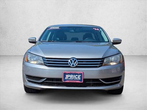 Used 2014 Volkswagen Passat 1.8T SE FWD image 2