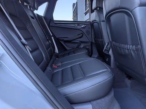 Certified 2026 Porsche Macan AWD/4WD image 25