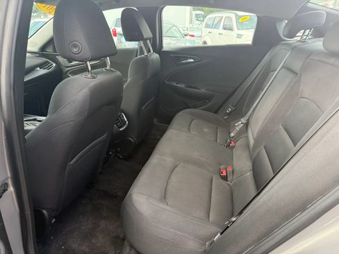 Used 2017 Chevrolet Malibu LT FWD image 13
