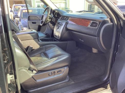 Used 2013 GMC Yukon XL SLT w/ SLT-2 Equipment Package image 8