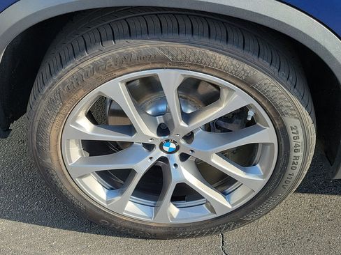Used 2021 BMW X5 xDrive40i w/ Premium Package image 7