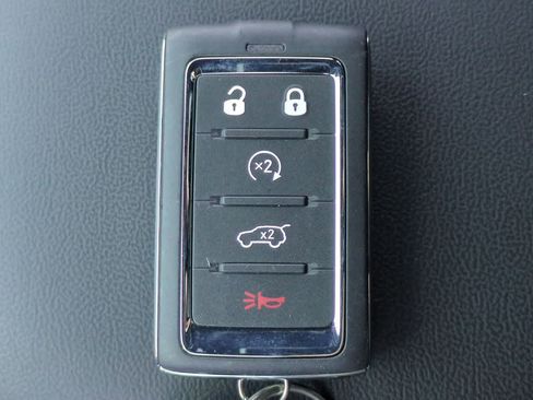 New 2025 Jeep Grand Cherokee Laredo w/ Luxury Tech Group I RWD image 35
