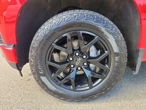 Used 2022 Chevrolet Silverado 1500 RST AWD/4WD image 46
