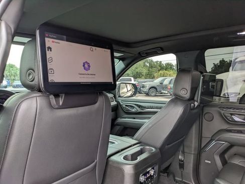 Used 2023 GMC Yukon XL Denali AWD/4WD image 19