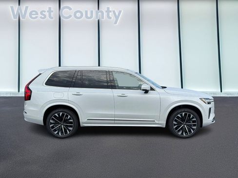New 2026 Volvo XC90 B5 Plus image 2