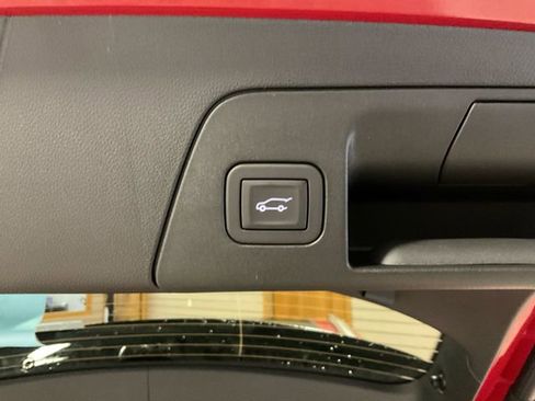 New 2025 Buick Envision Avenir image 13