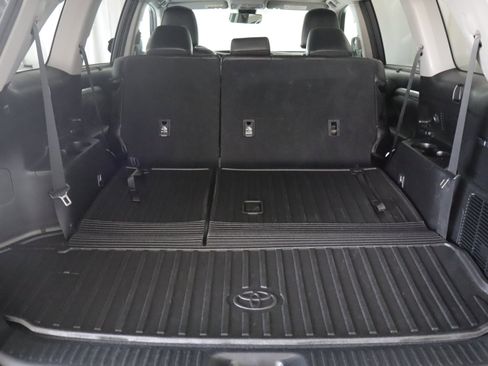 Used 2017 Toyota Highlander XLE image 22