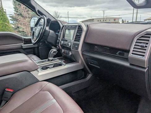 Used 2017 Ford F150 Platinum w/ Equipment Group 701A Luxury image 23