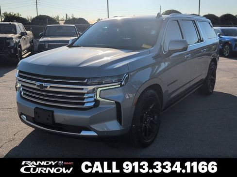 Used 2023 Chevrolet Suburban High Country AWD/4WD image 1