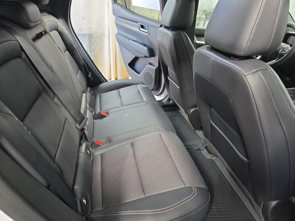 New 2027 GMC Terrain Elevation w/ Elevation Premium Package AWD/4WD image 11