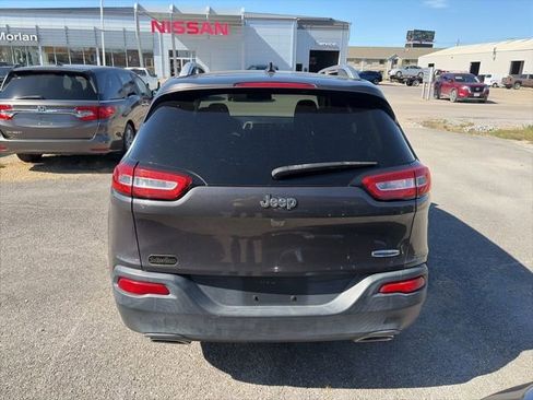 Used 2015 Jeep Cherokee Latitude w/ Comfort/Convenience Group image 5