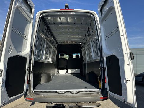 New 2025 Mercedes-Benz Sprinter 2500 image 10