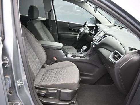 Used 2024 Chevrolet Equinox LT image 32