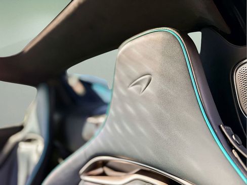 Used 2025 McLaren Artura Spider image 20