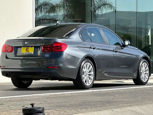 Used 2017 BMW 320i Sedan RWD image 3