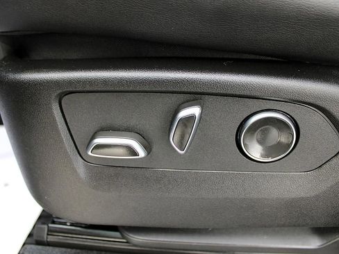 Used 2025 Cadillac Escalade Sport w/ Touring Package image 28