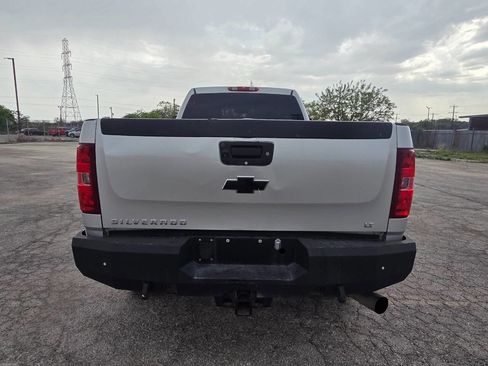 Used 2014 Chevrolet Silverado 2500 LT w/ Interior Plus Package image 9