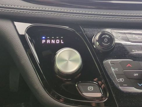 New 2026 Chrysler Pacifica Select image 18