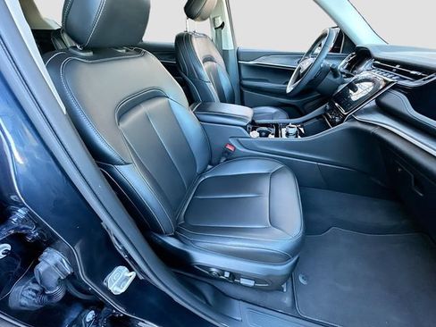 Used 2023 Jeep Grand Cherokee L Limited w/ Trailer Tow Group (B) image 32