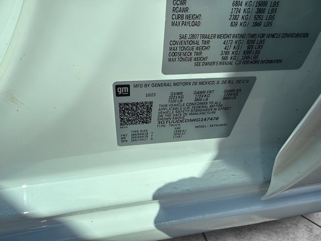 Used 2024 GMC Sierra 1500 SLT AWD/4WD image 31