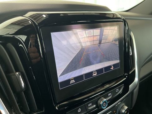 Used 2023 Chevrolet Traverse LT AWD/4WD image 10