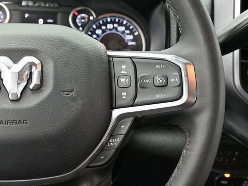Used 2025 RAM 2500 Big Horn AWD/4WD image 15