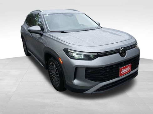 New 2026 Volkswagen Tiguan S image 7